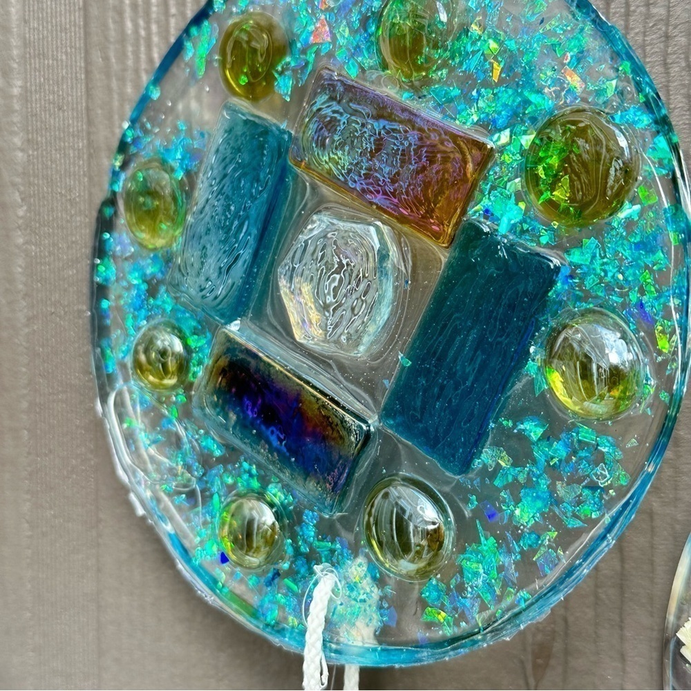RUBYRUDI Artisan Glass Mosaic Wall Hanging Handcrafted Assemblage Indoor/Outdoor - Picture 7 of 14
